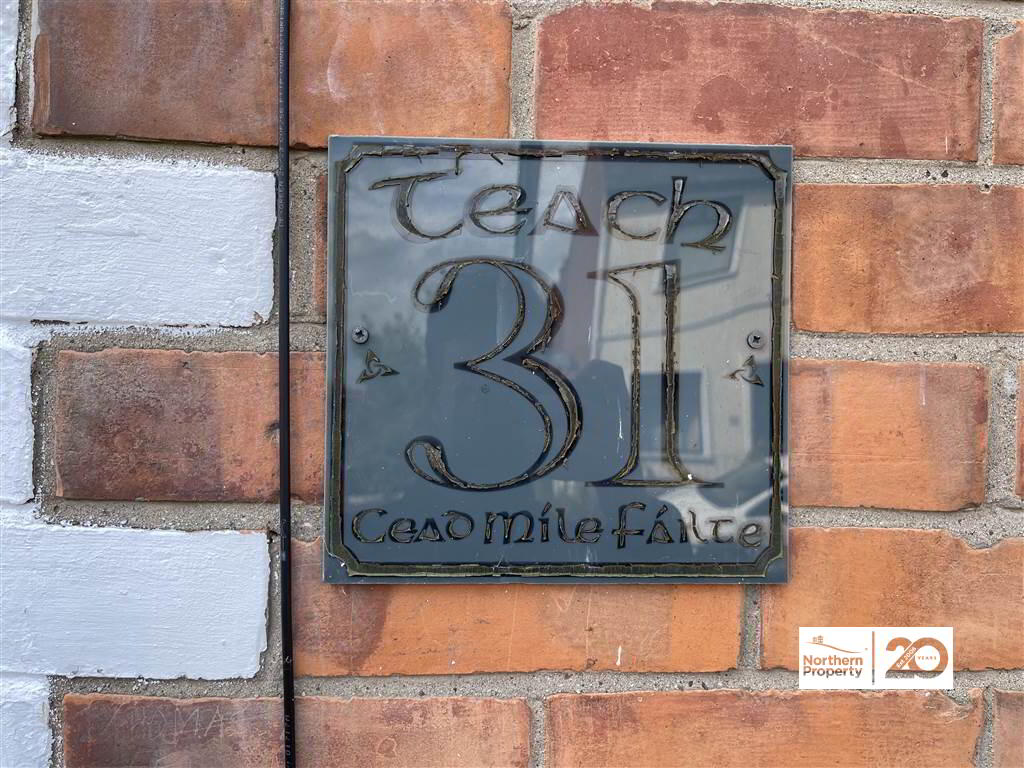 Photo 3 of 31 St James Crescent, Belfast