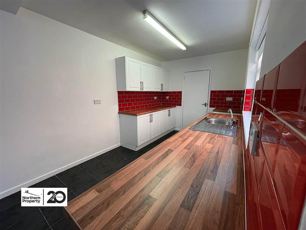 Photo 8 of 31 St James Crescent, Belfast
