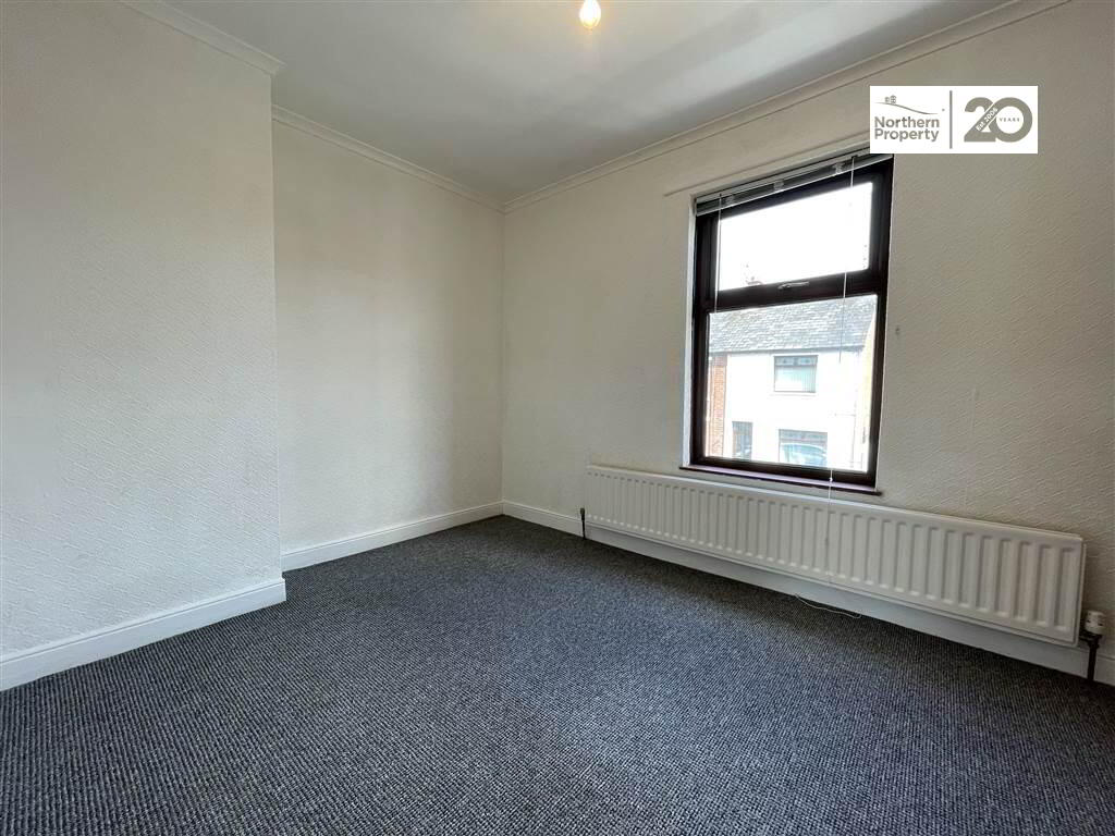 Photo 14 of 31 St James Crescent, Belfast