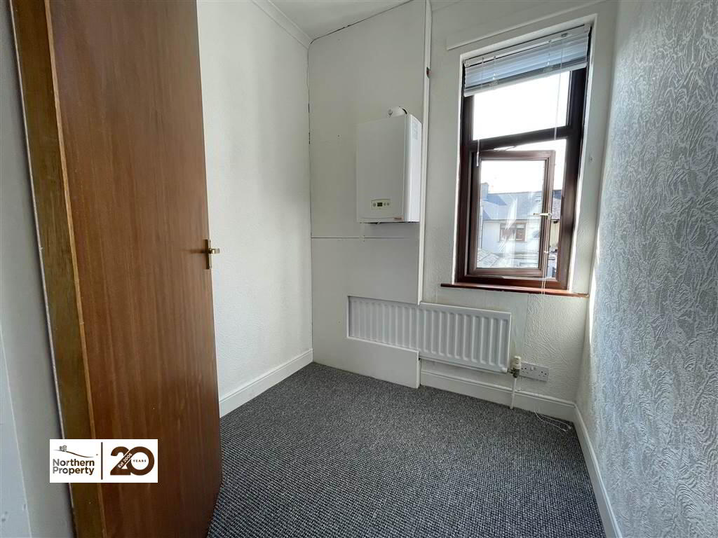 Photo 18 of 31 St James Crescent, Belfast