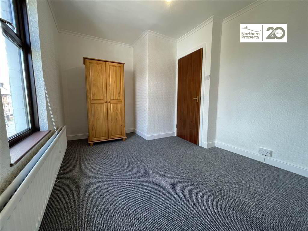 Photo 15 of 31 St James Crescent, Belfast