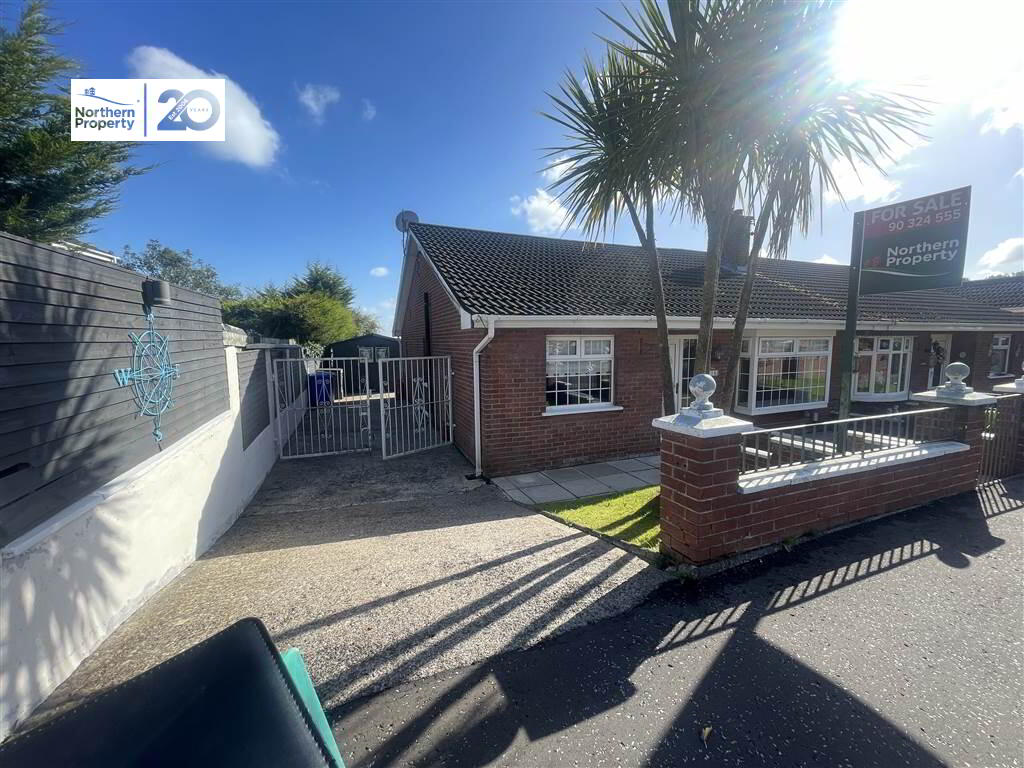 Photo 2 of 15 Merrion Park, Dunmurry, Belfast