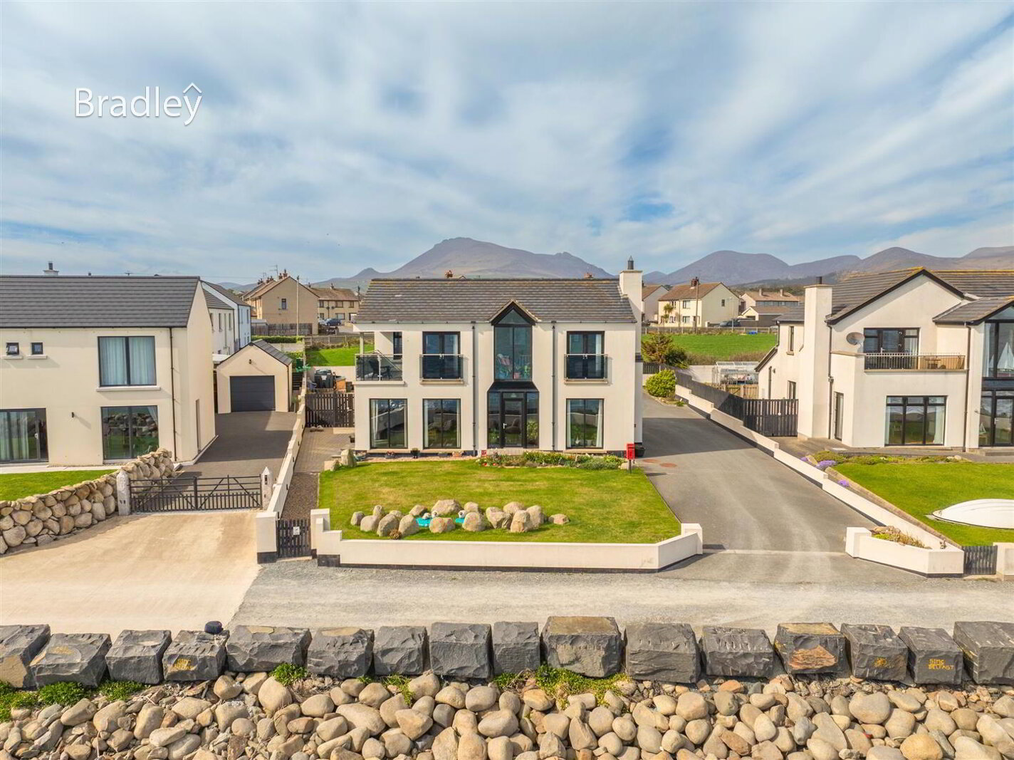 75 GLASSDRUMMAN ROAD