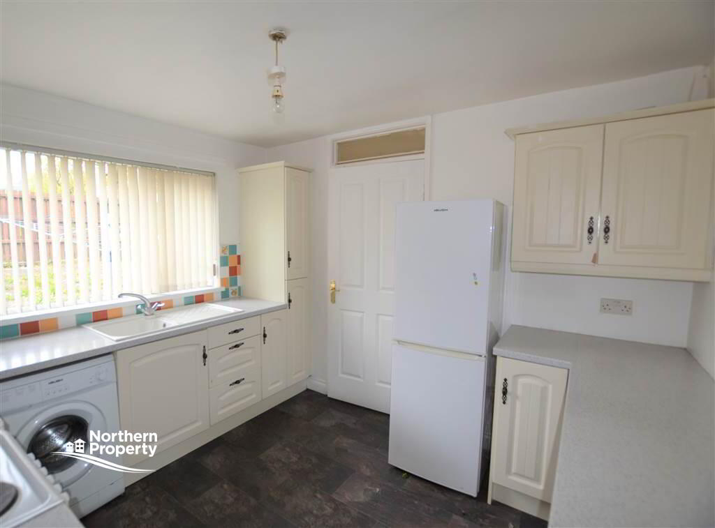 Photo 3 of 44 Woodside View, Belfast