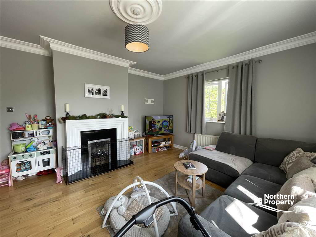 Photo 3 of 34 Lagmore Glen, Belfast