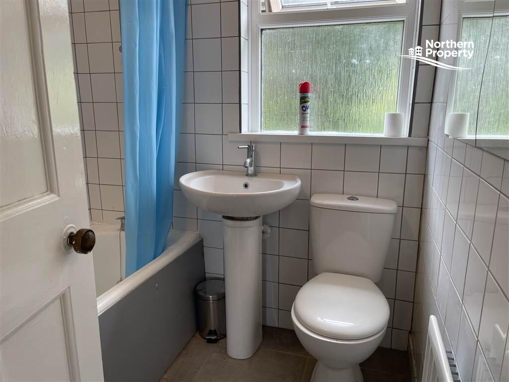 Photo 11 of 58 Olympia Drive, Belfast