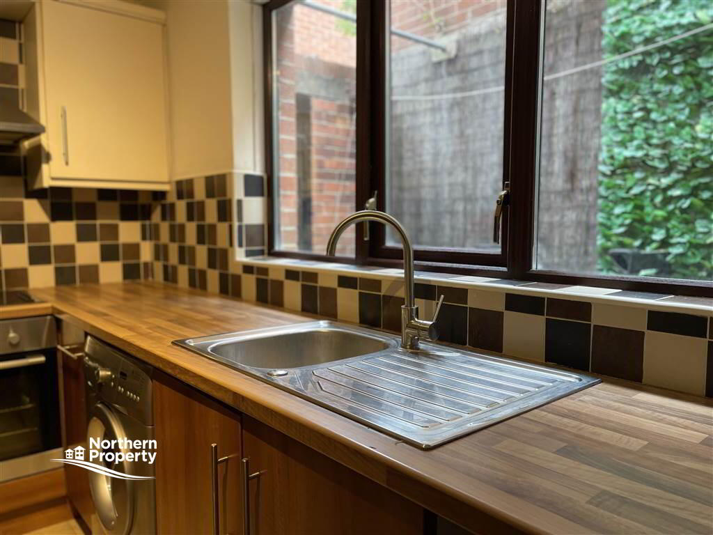 Photo 8 of 19 Hawthorn Street, Belfast