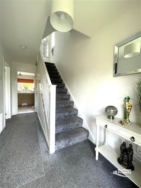 Photo 3 of 128 Hawthorn Glen, Belfast