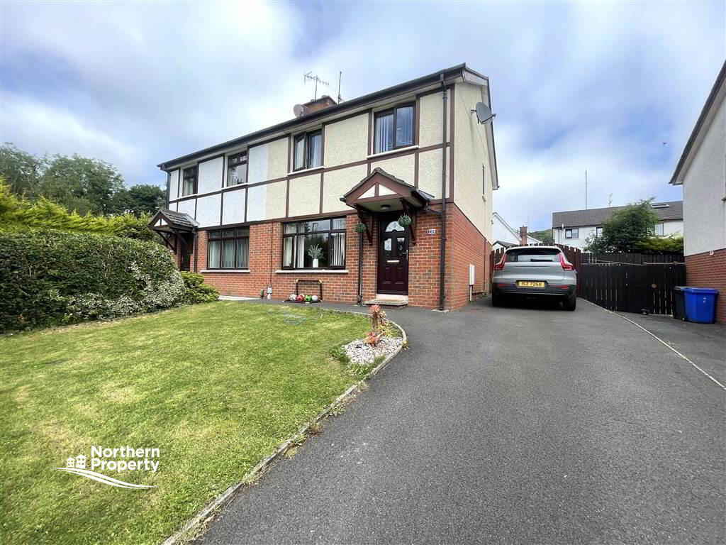 Photo 2 of 128 Hawthorn Glen, Belfast