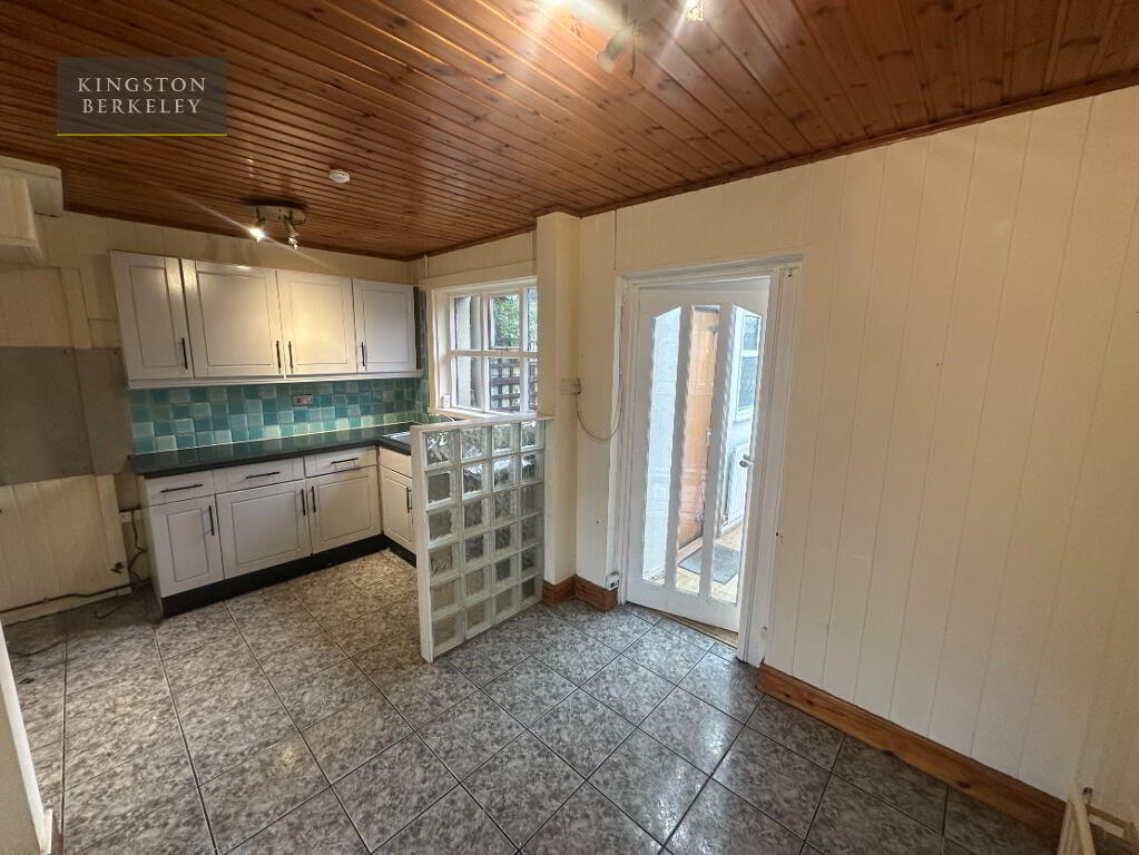 Photo 4 of 266 Beersbridge Road, Belfast