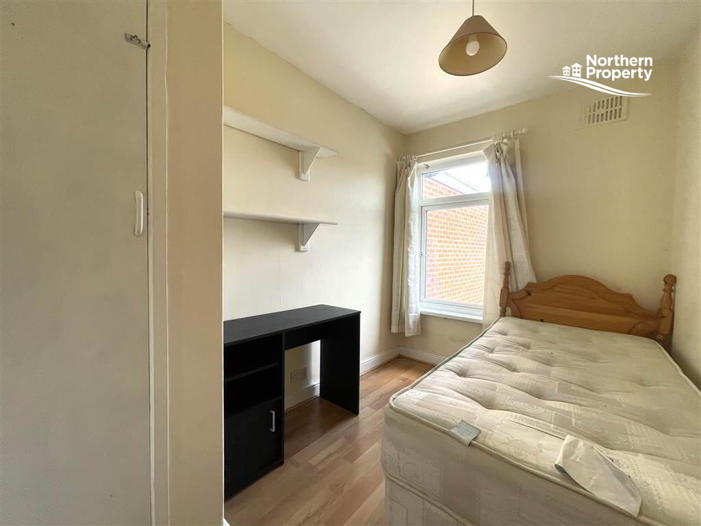 Photo 10 of 76 St James Road, Belfast