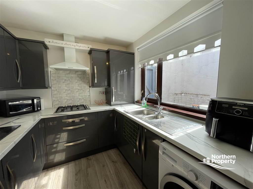 Photo 11 of 34 Fallswater Drive, Belfast