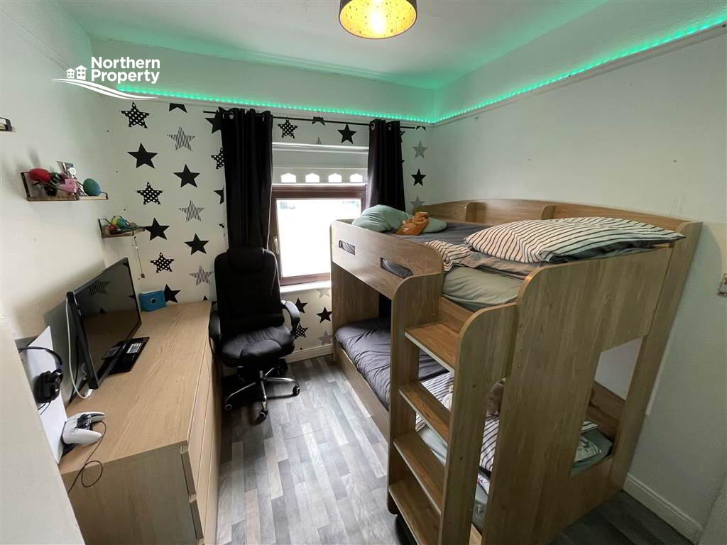 Photo 13 of 34 Fallswater Drive, Belfast