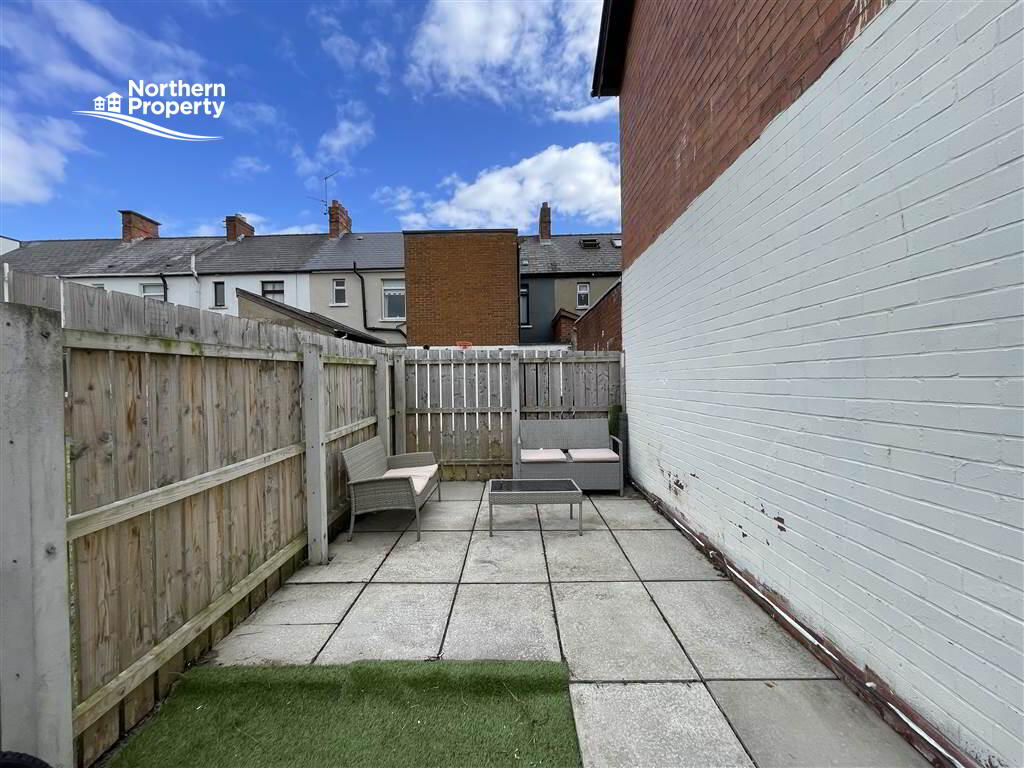 Photo 16 of 34 Fallswater Drive, Belfast