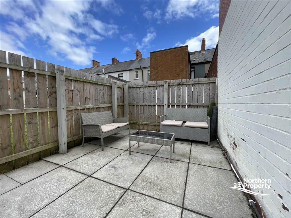 Photo 17 of 34 Fallswater Drive, Belfast