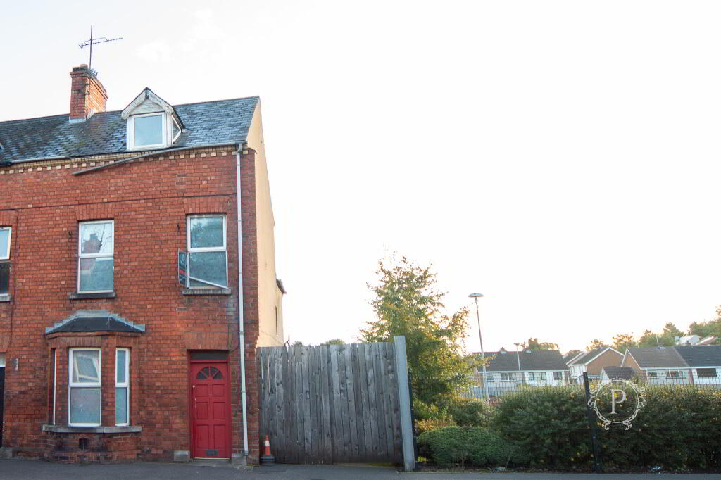 Photo 4 of 81 Railway Street, Armagh