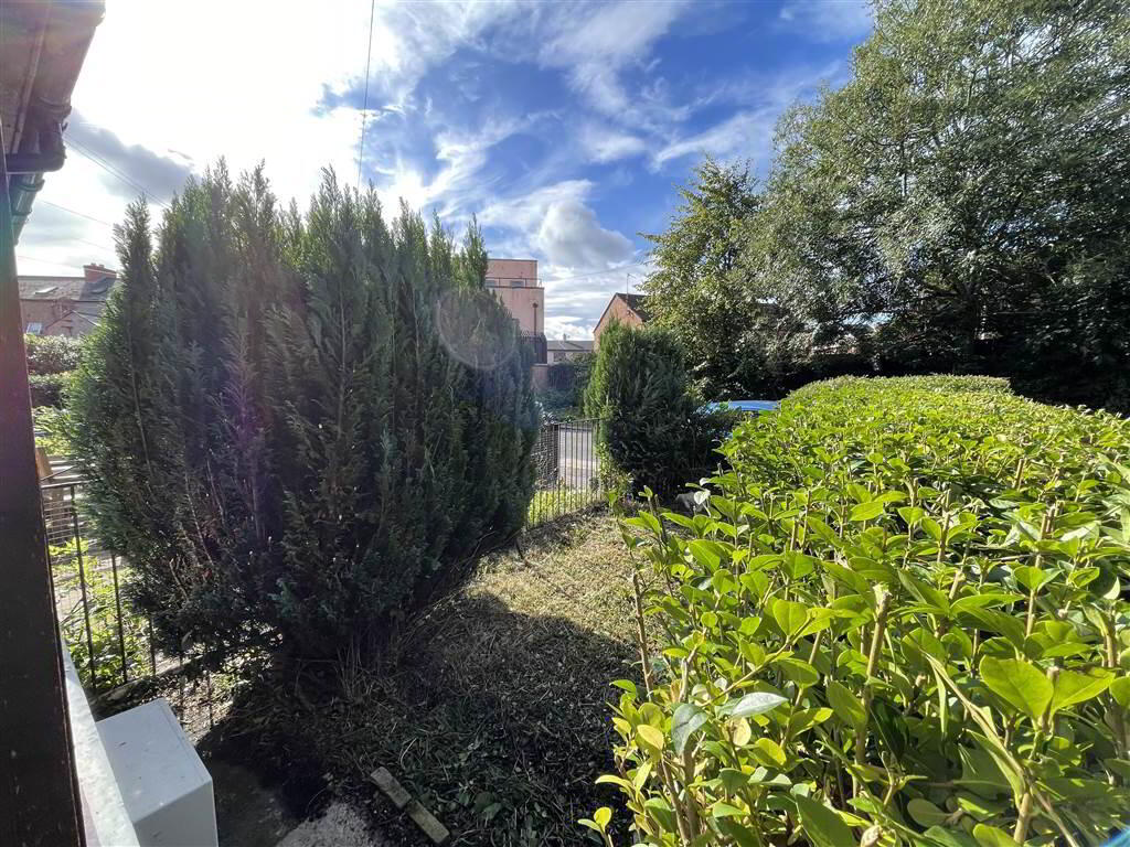 Photo 4 of 15 Beechmount Drive, Belfast