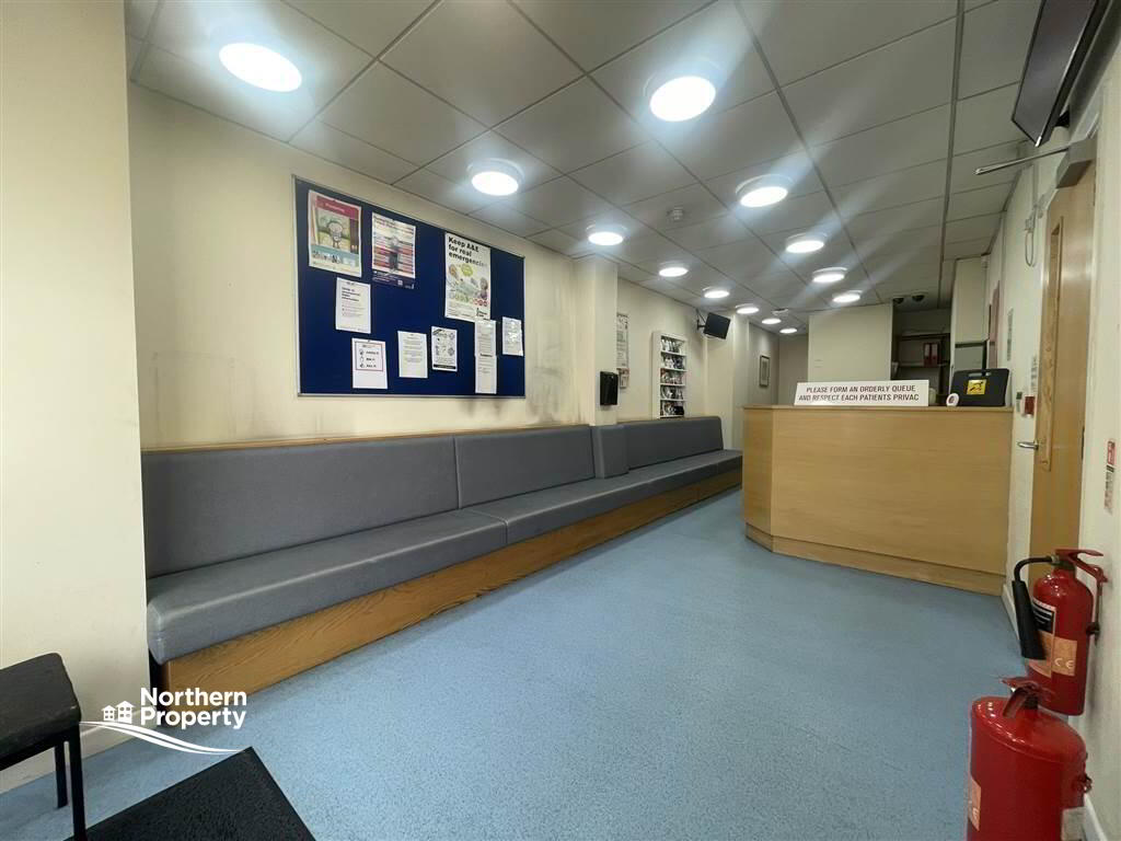 Photo 3 of 475 Falls Road, Belfast
