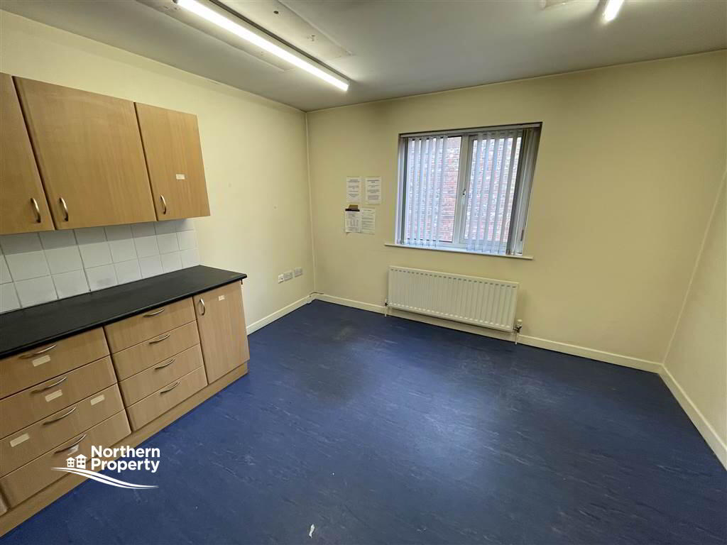 Photo 10 of 475 Falls Road, Belfast