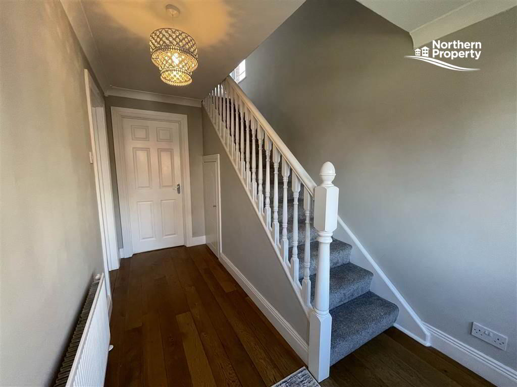 Photo 5 of 10 Lake Glen Drive, Belfast