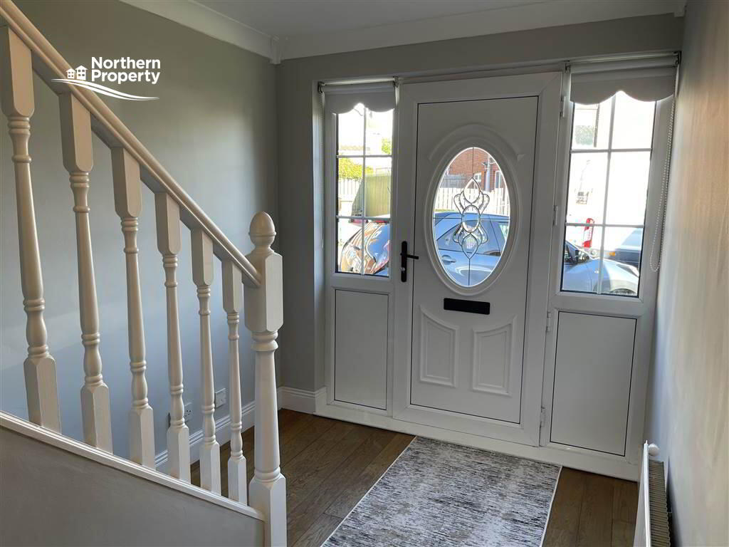 Photo 3 of 10 Lake Glen Drive, Belfast