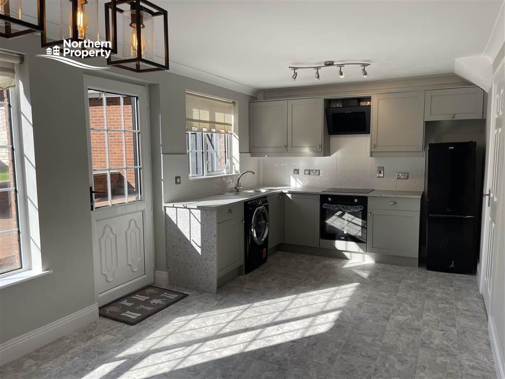 Photo 9 of 10 Lake Glen Drive, Belfast