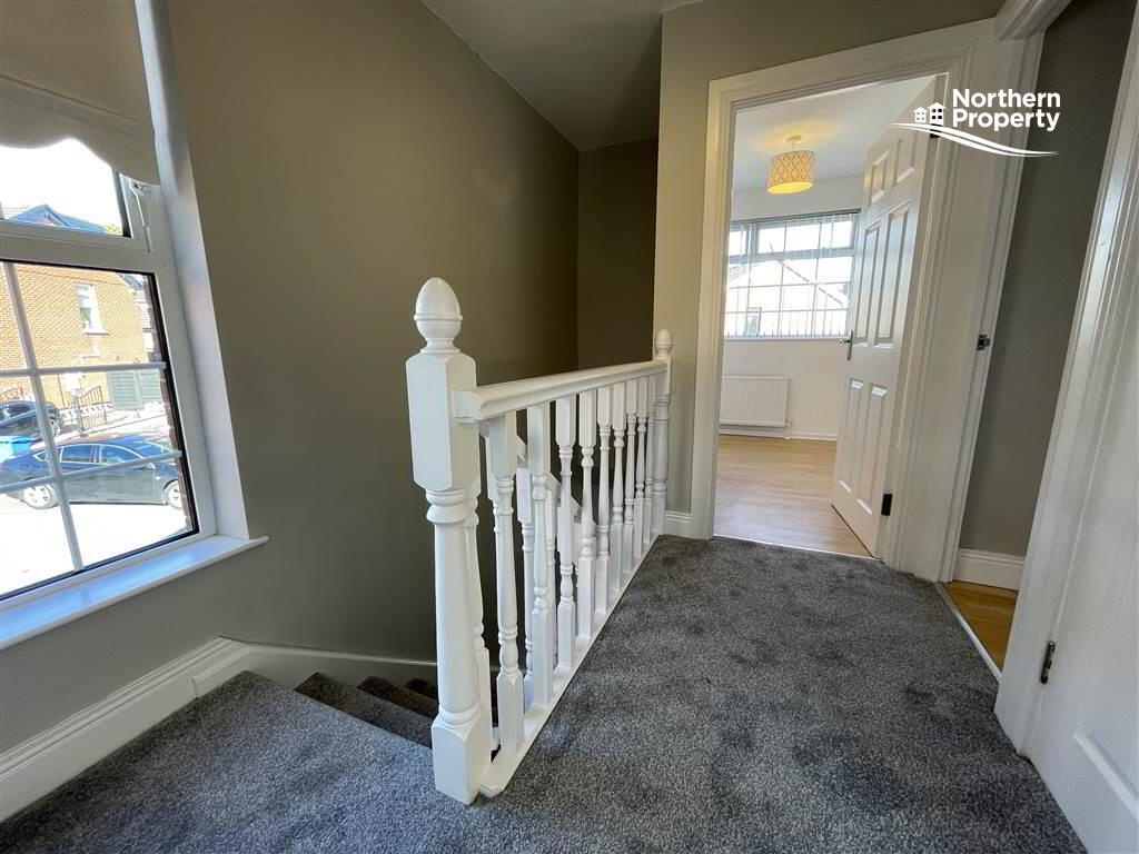 Photo 14 of 10 Lake Glen Drive, Belfast
