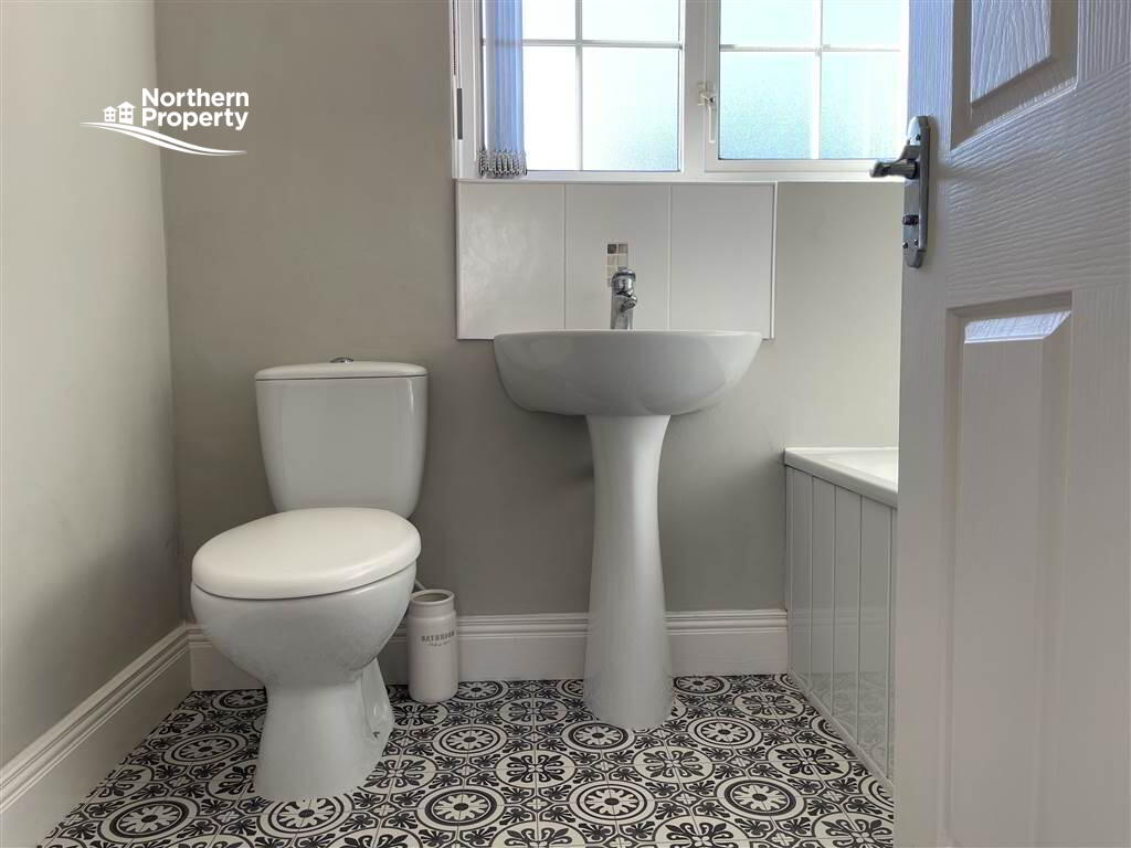 Photo 21 of 10 Lake Glen Drive, Belfast