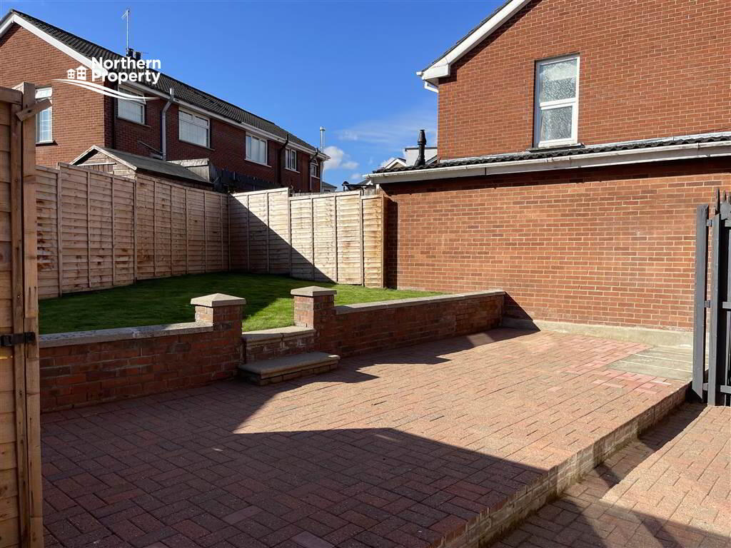 Photo 23 of 10 Lake Glen Drive, Belfast