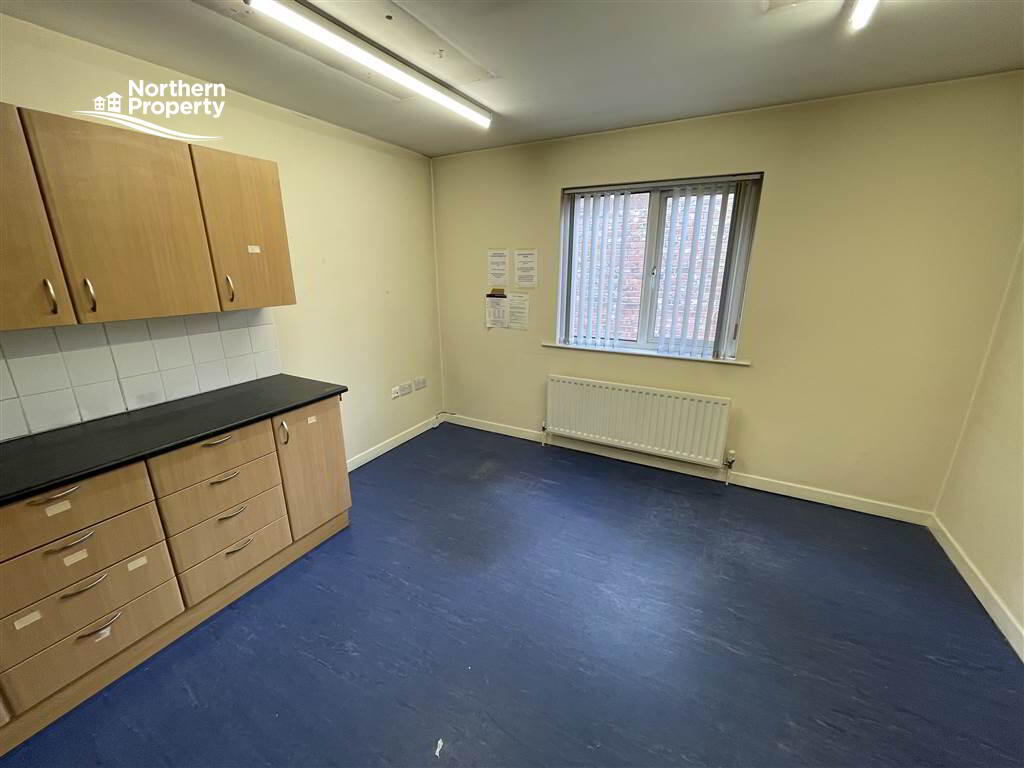 Photo 9 of 475 Falls Road, Belfast