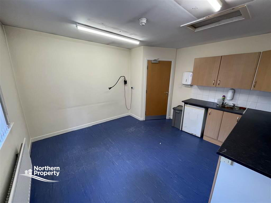 Photo 11 of 475 Falls Road, Belfast