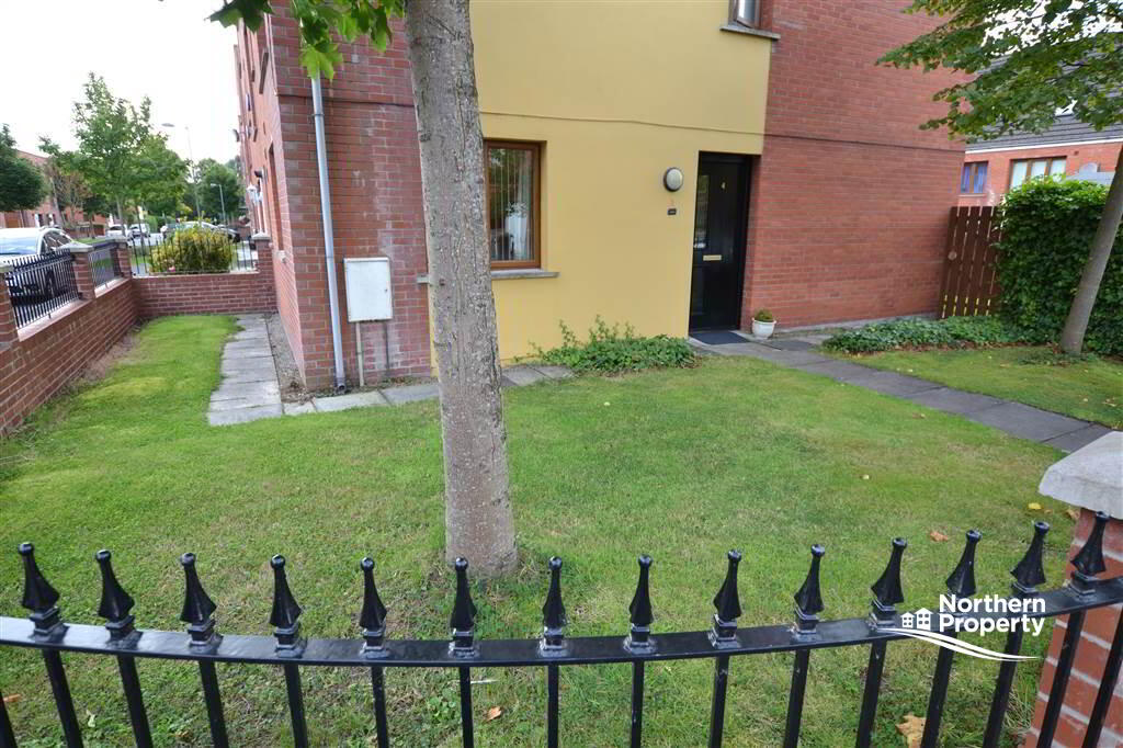 Photo 3 of 4 Dunmore Place, Belfast