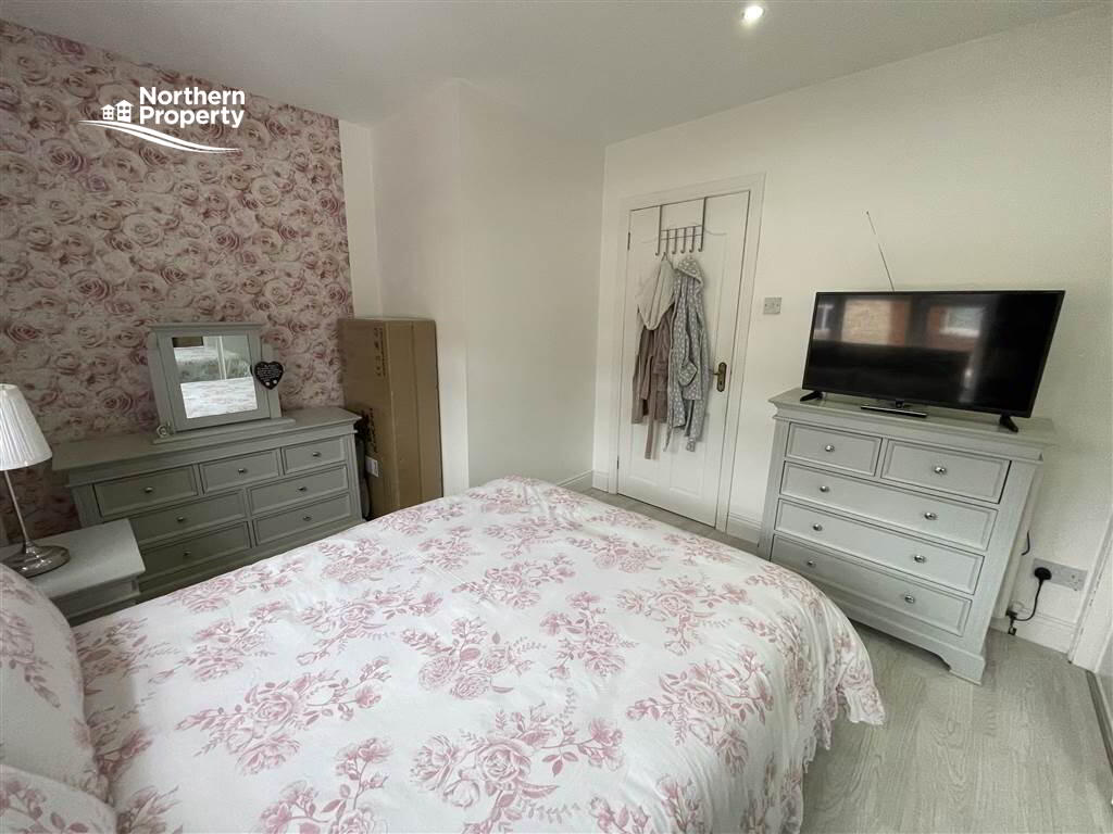 Photo 13 of 84 Beechmount Parade, Belfast