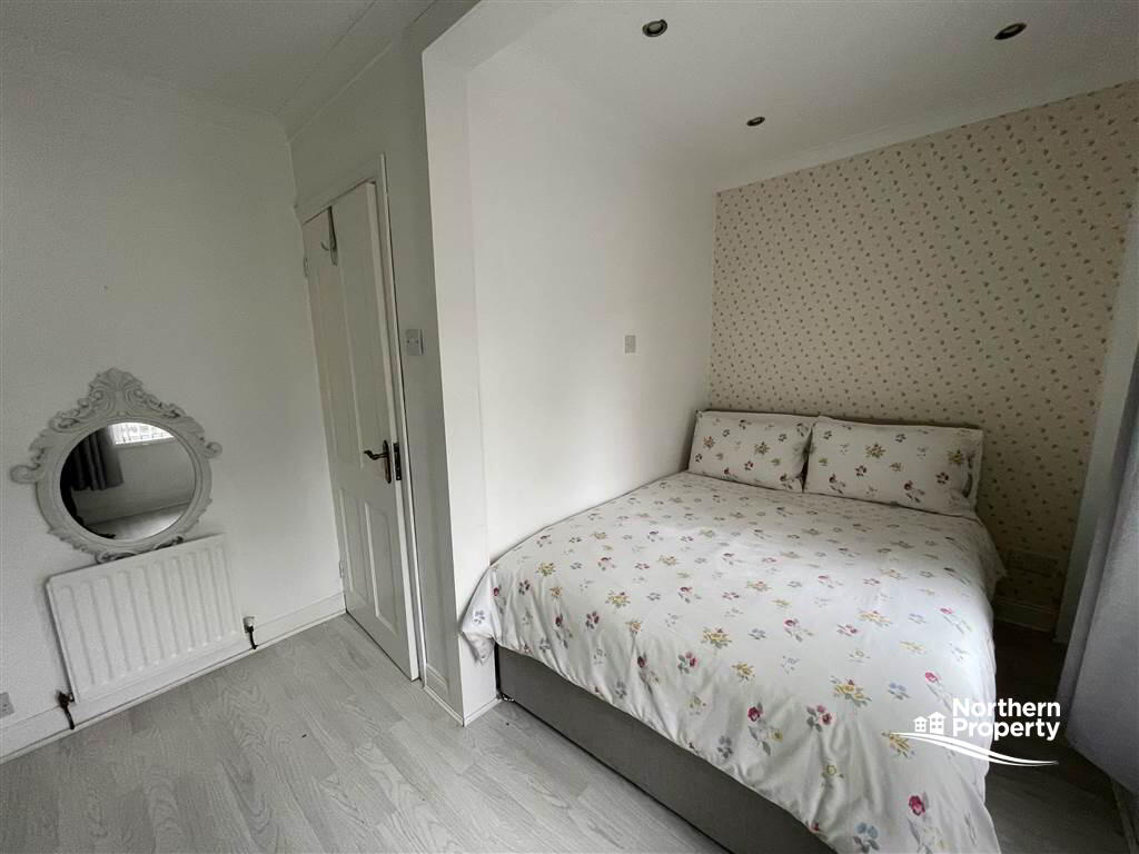Photo 14 of 84 Beechmount Parade, Belfast