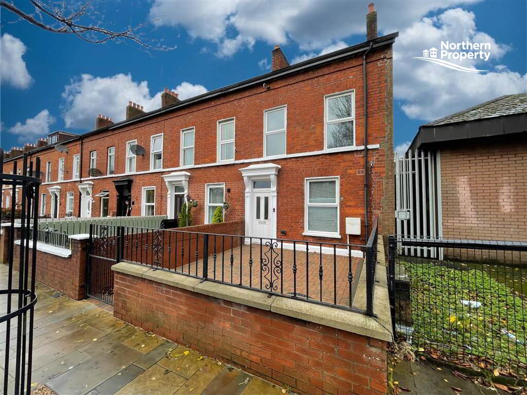 Photo 1 of 98 Mountpottinger Road, Belfast