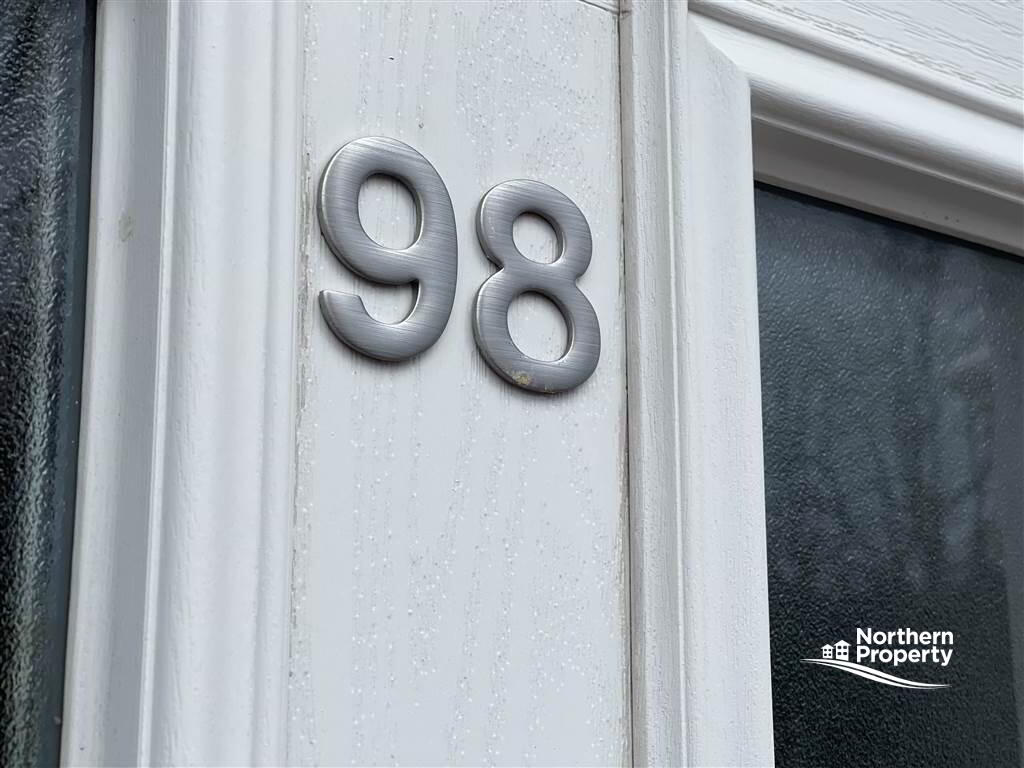 Photo 3 of 98 Mountpottinger Road, Belfast