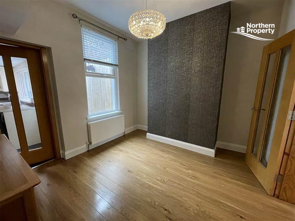 Photo 8 of 98 Mountpottinger Road, Belfast