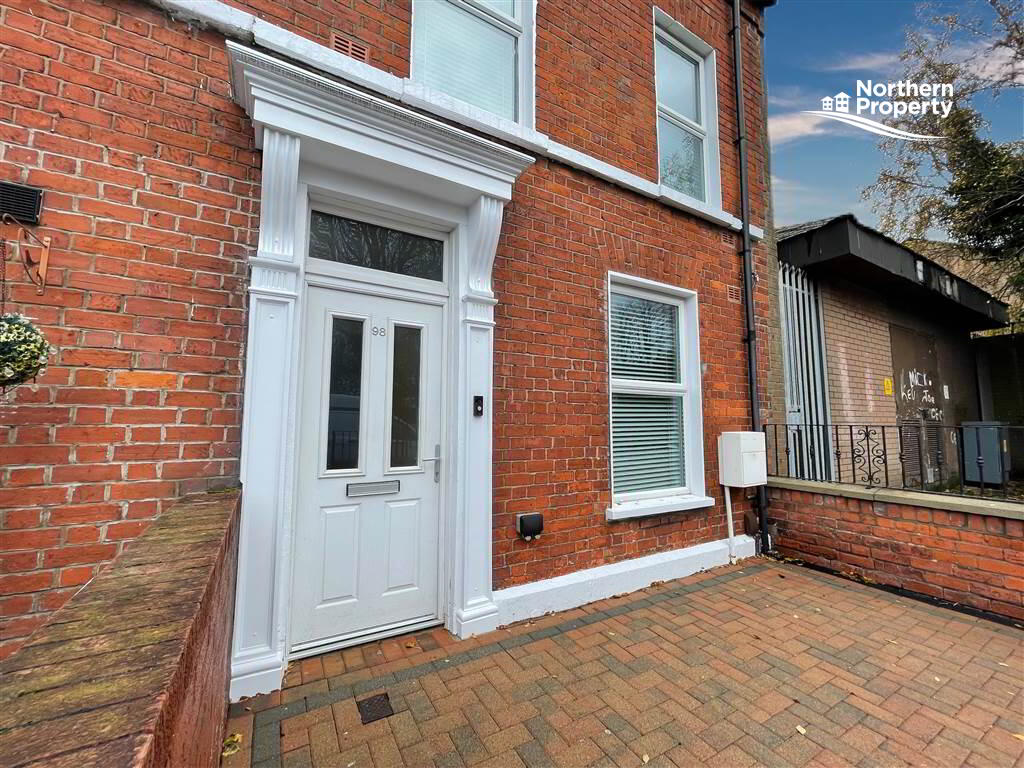 Photo 2 of 98 Mountpottinger Road, Belfast