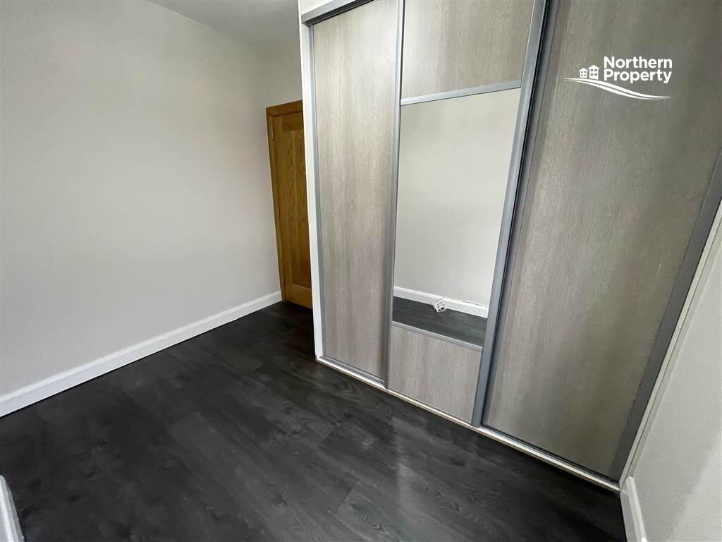 Photo 16 of 98 Mountpottinger Road, Belfast