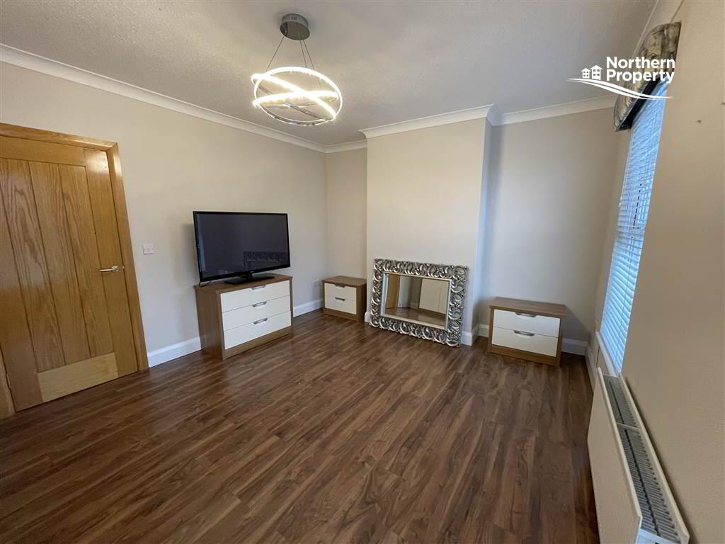 Photo 15 of 98 Mountpottinger Road, Belfast