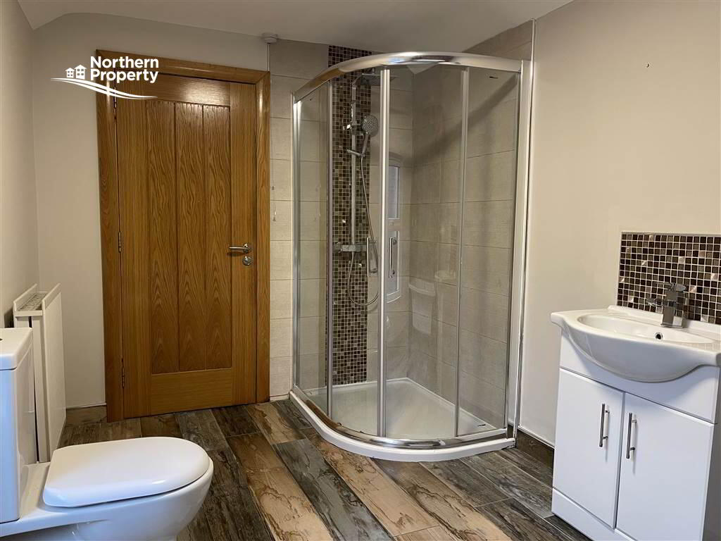 Photo 19 of 98 Mountpottinger Road, Belfast