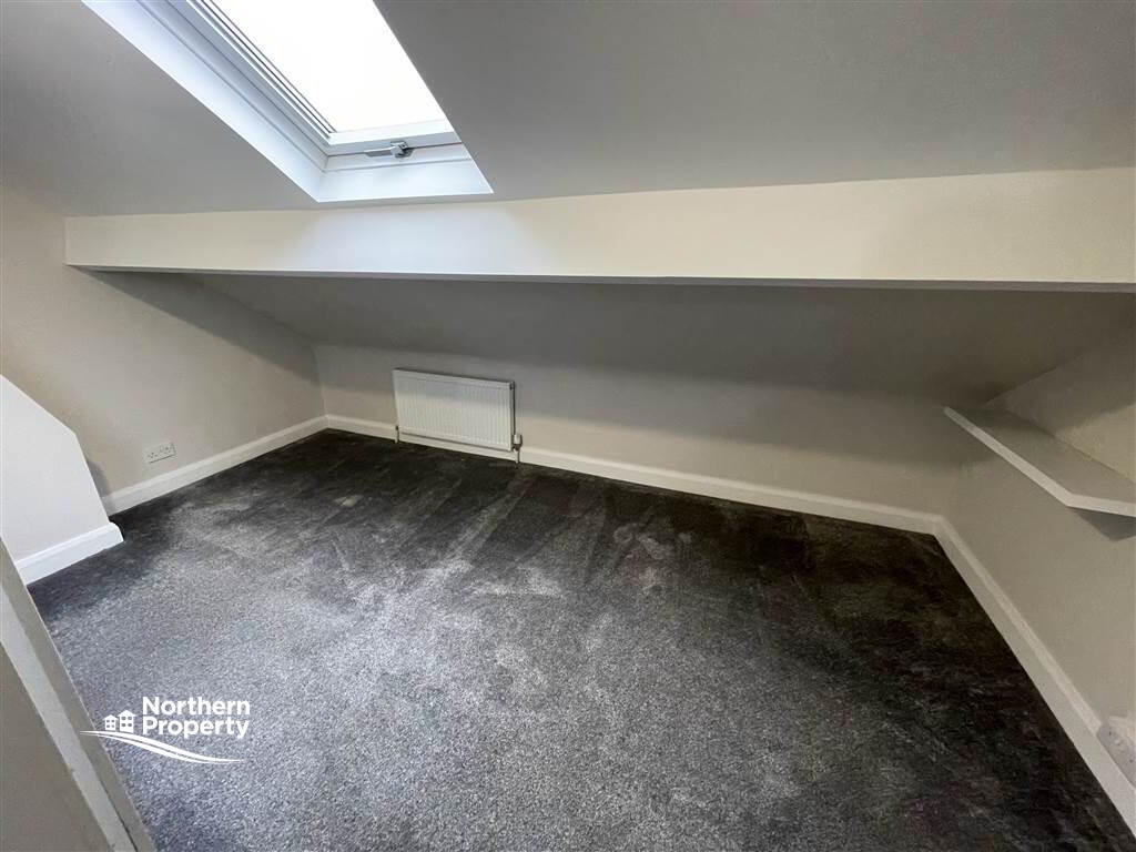 Photo 22 of 98 Mountpottinger Road, Belfast