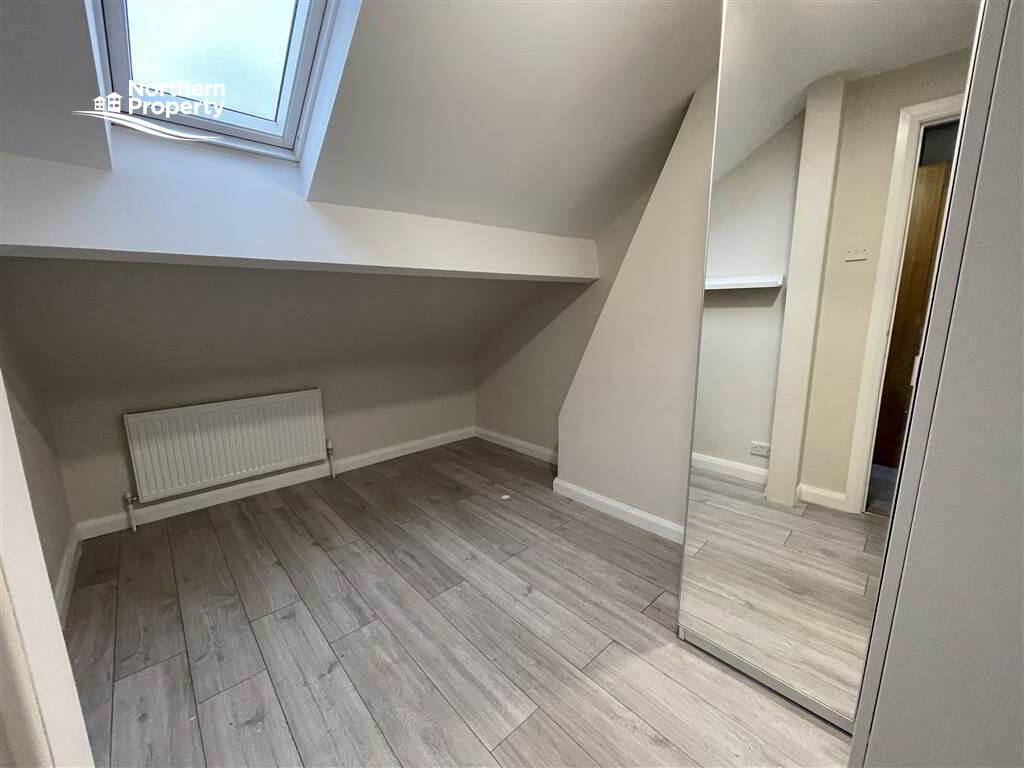 Photo 21 of 98 Mountpottinger Road, Belfast