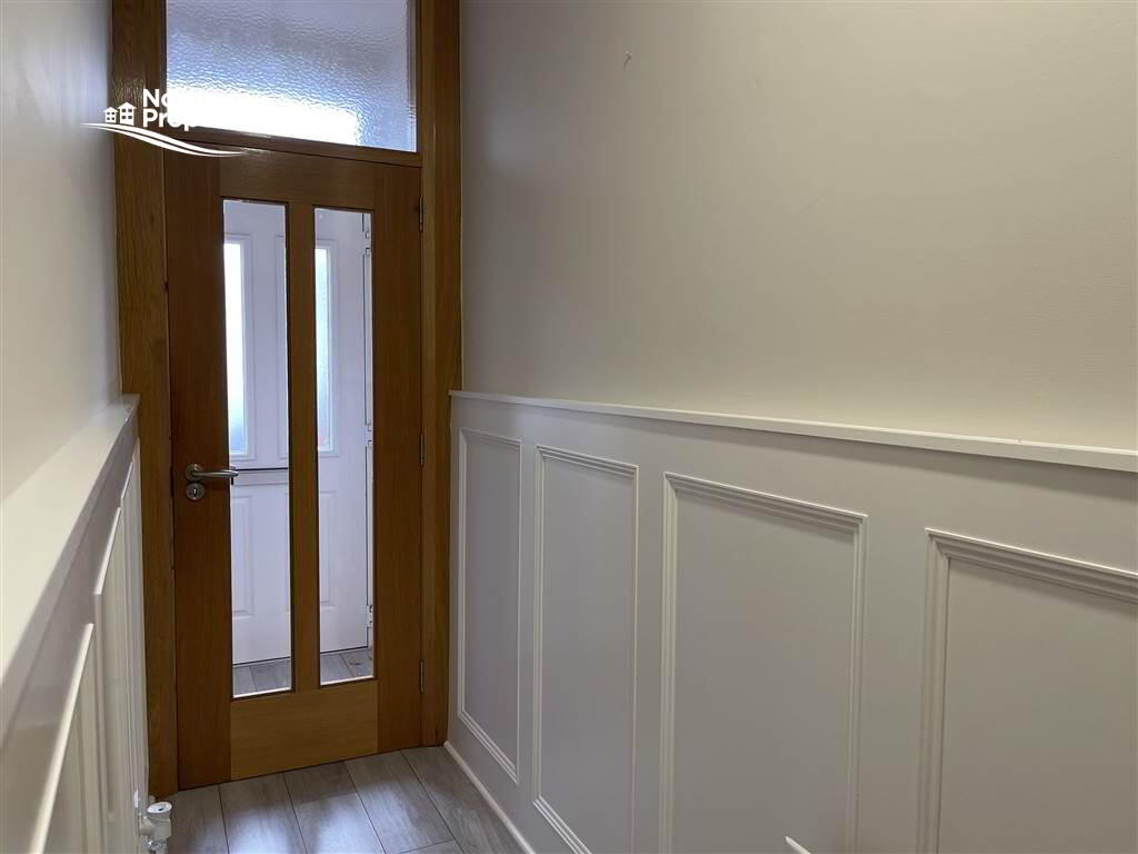 Photo 5 of 98 Mountpottinger Road, Belfast