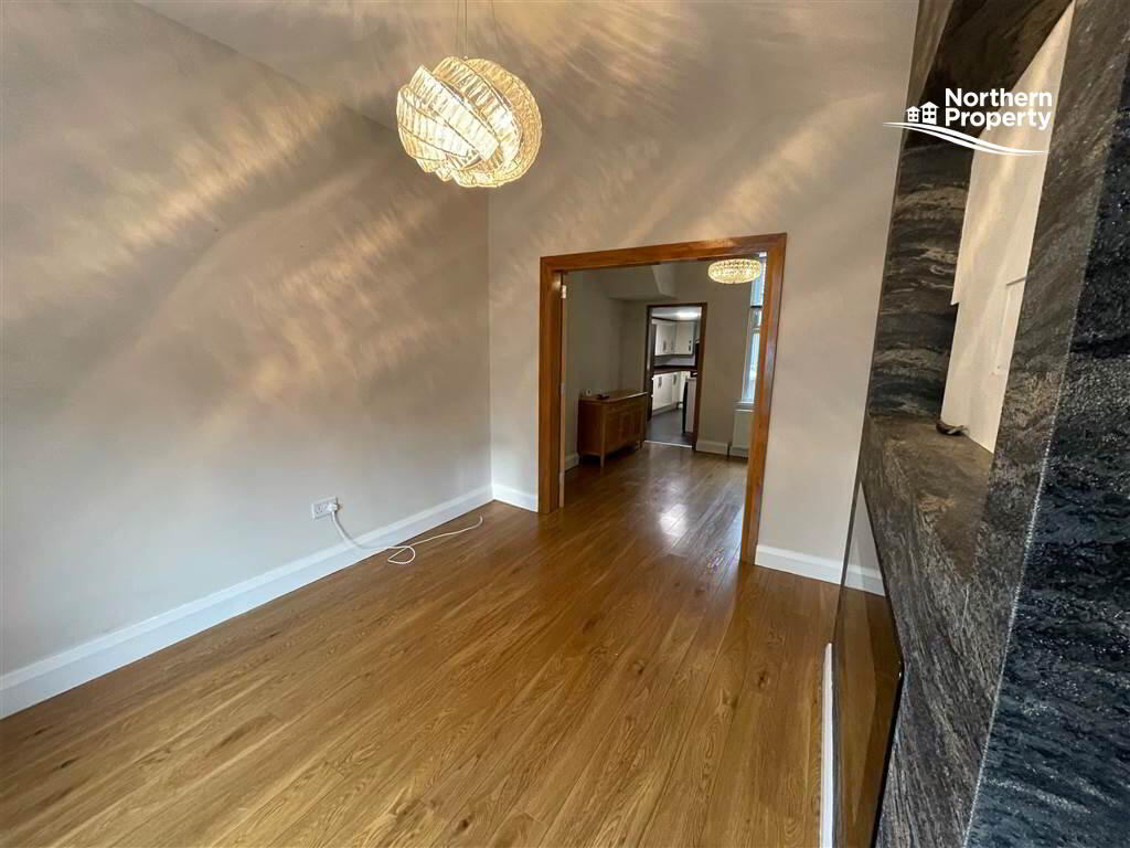 Photo 8 of 98 Mountpottinger Road, Belfast