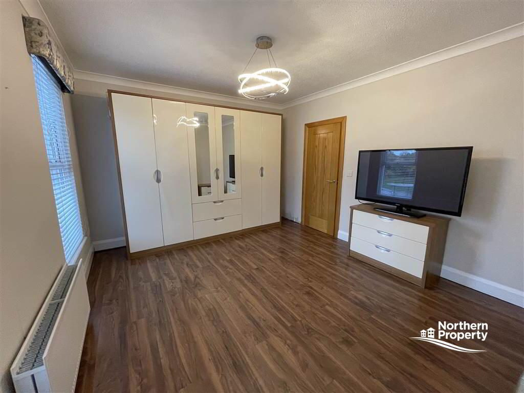 Photo 15 of 98 Mountpottinger Road, Belfast