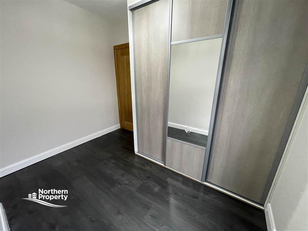 Photo 17 of 98 Mountpottinger Road, Belfast