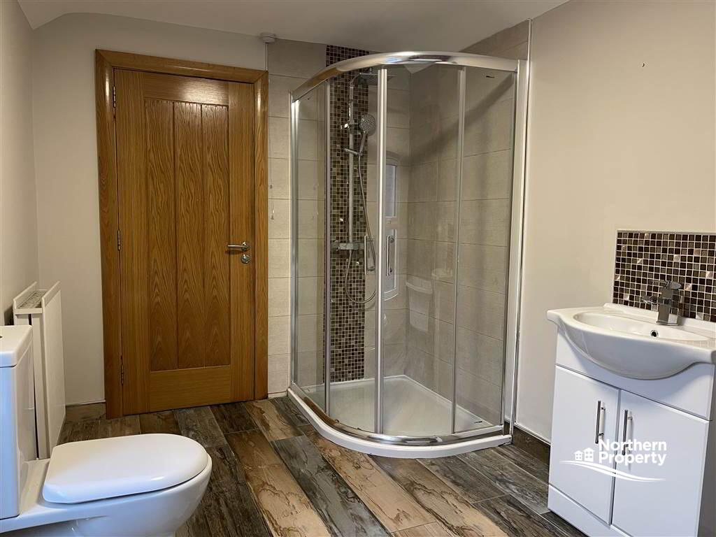 Photo 20 of 98 Mountpottinger Road, Belfast