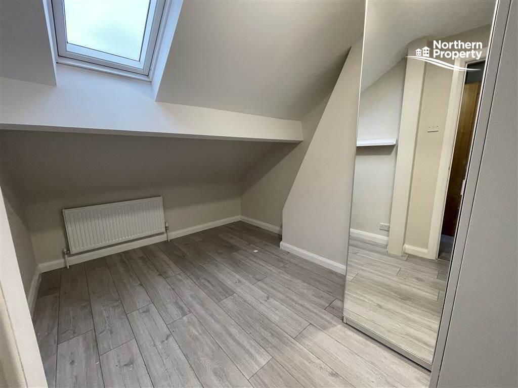 Photo 22 of 98 Mountpottinger Road, Belfast