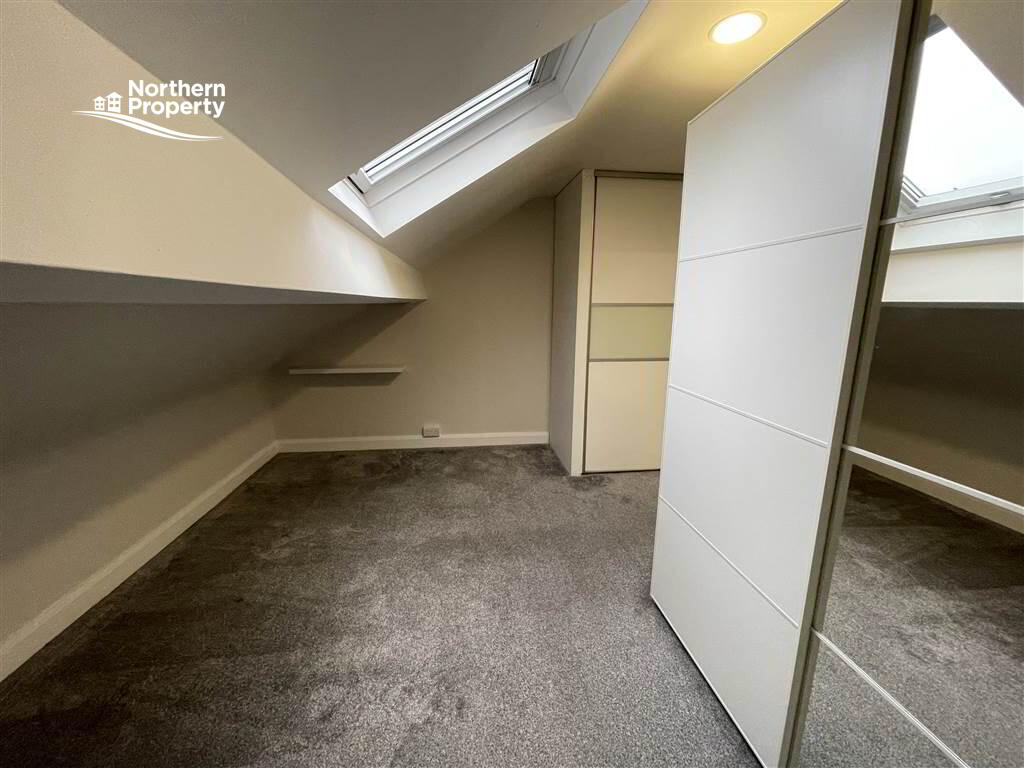 Photo 24 of 98 Mountpottinger Road, Belfast